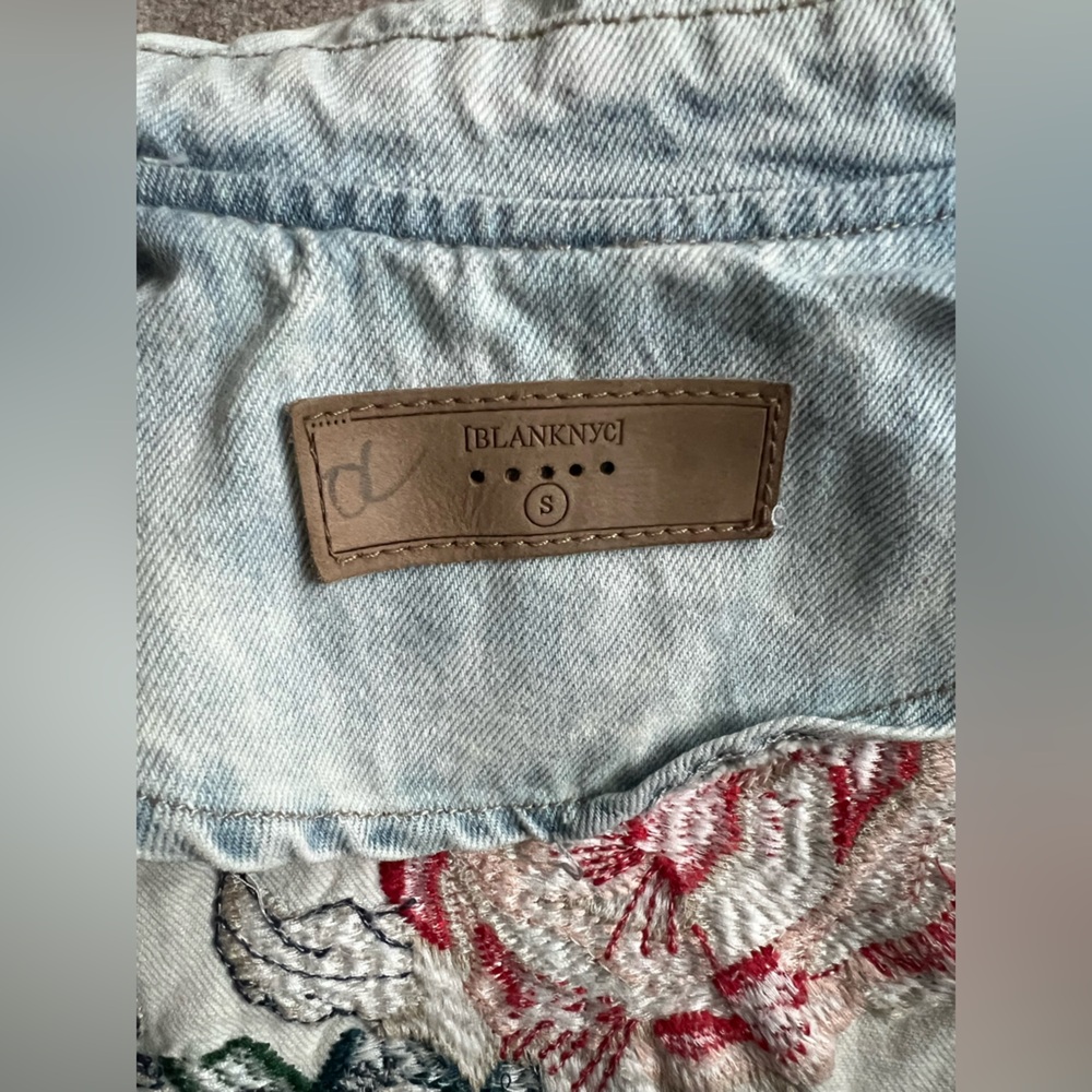 BLANK NYC S Embroidered Floral Flower Denim Jacket mothers Day - Picture 9 of 10